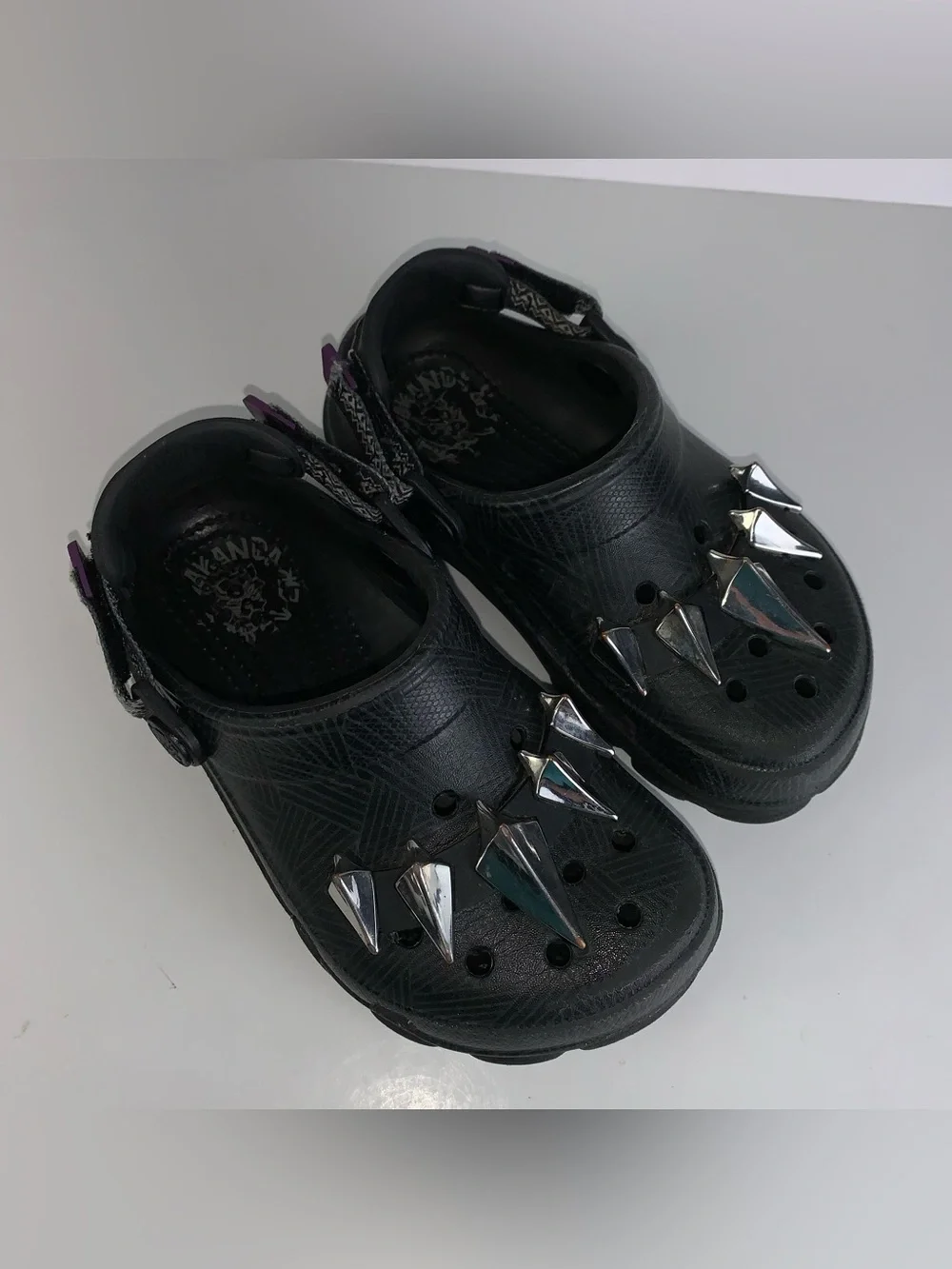 Crocs Marvel Black Panther Wakanda Shoes Size 11 boys